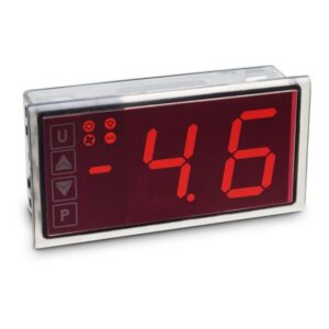 Controlador digital de refrigeração Coel TLB30S com visor de LED ligado.